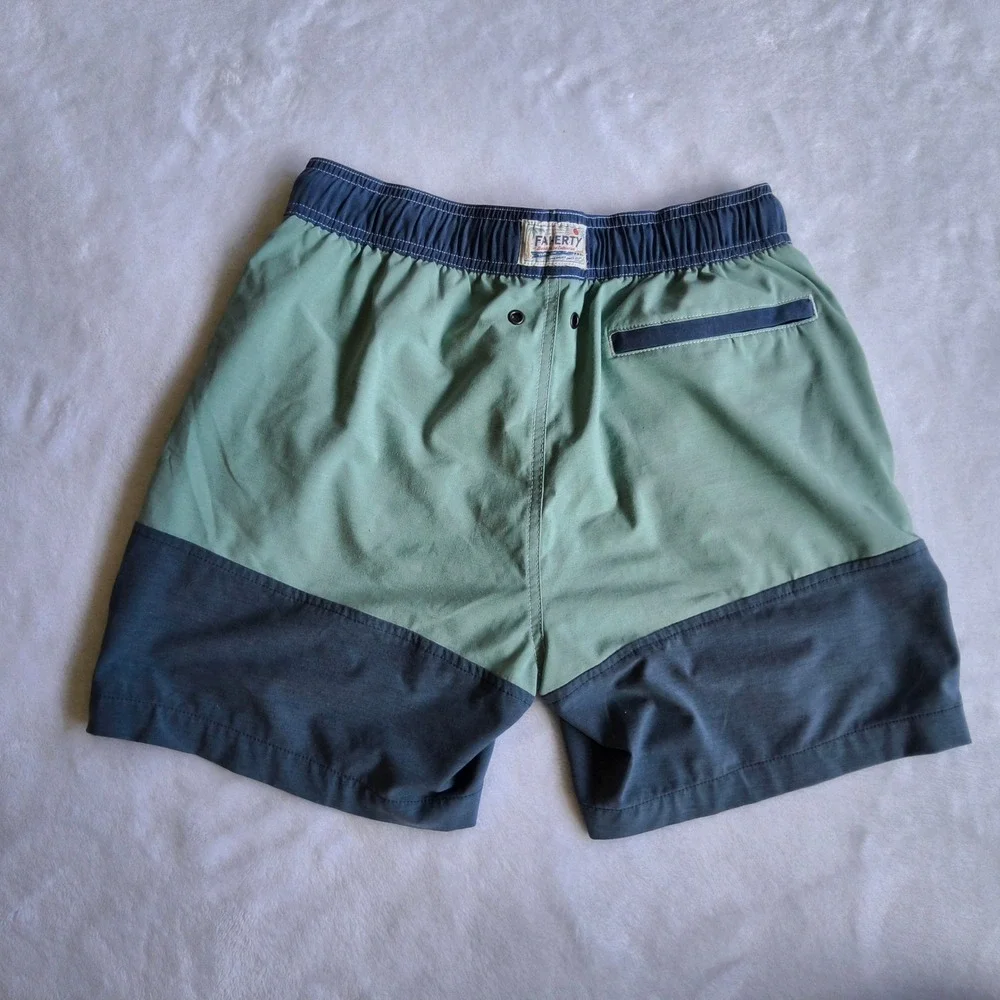 Faherty Beacon Swim Trunks Board Shorts Mens Small Green Blue Colorblock Lined